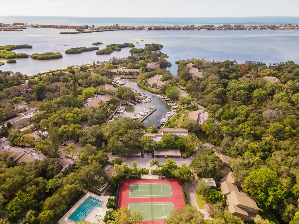Image 31 of 37 For 1711 Pelican Cove Road 443