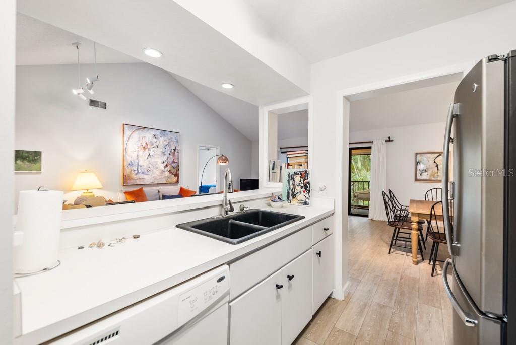 Image 8 of 37 For 1711 Pelican Cove Road 443