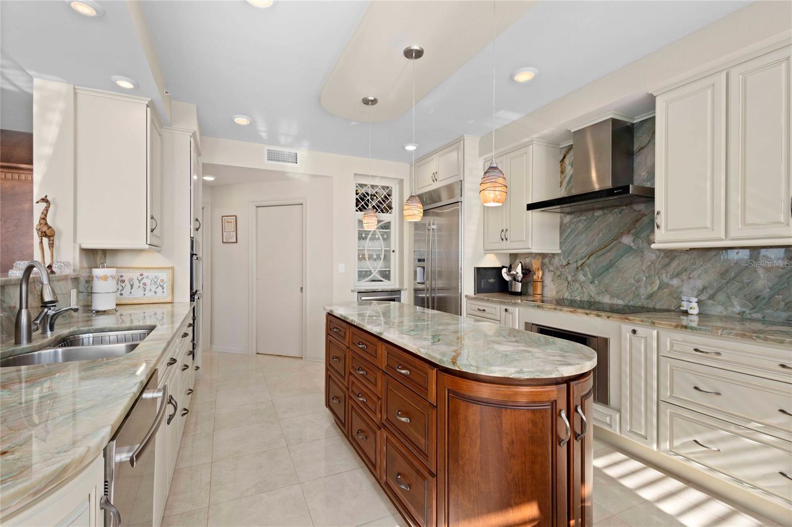 Image 20 of 59 For 545 Sanctuary Drive B204