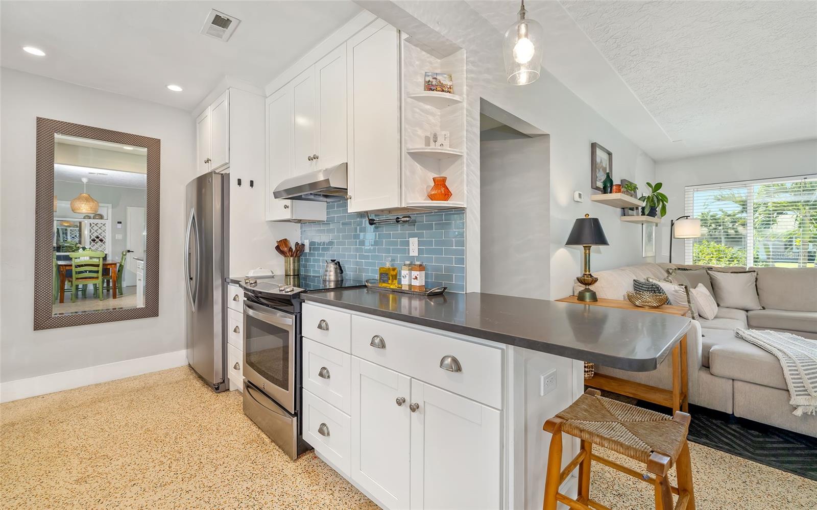 Image 18 of 43 For 2609 Hibiscus Street