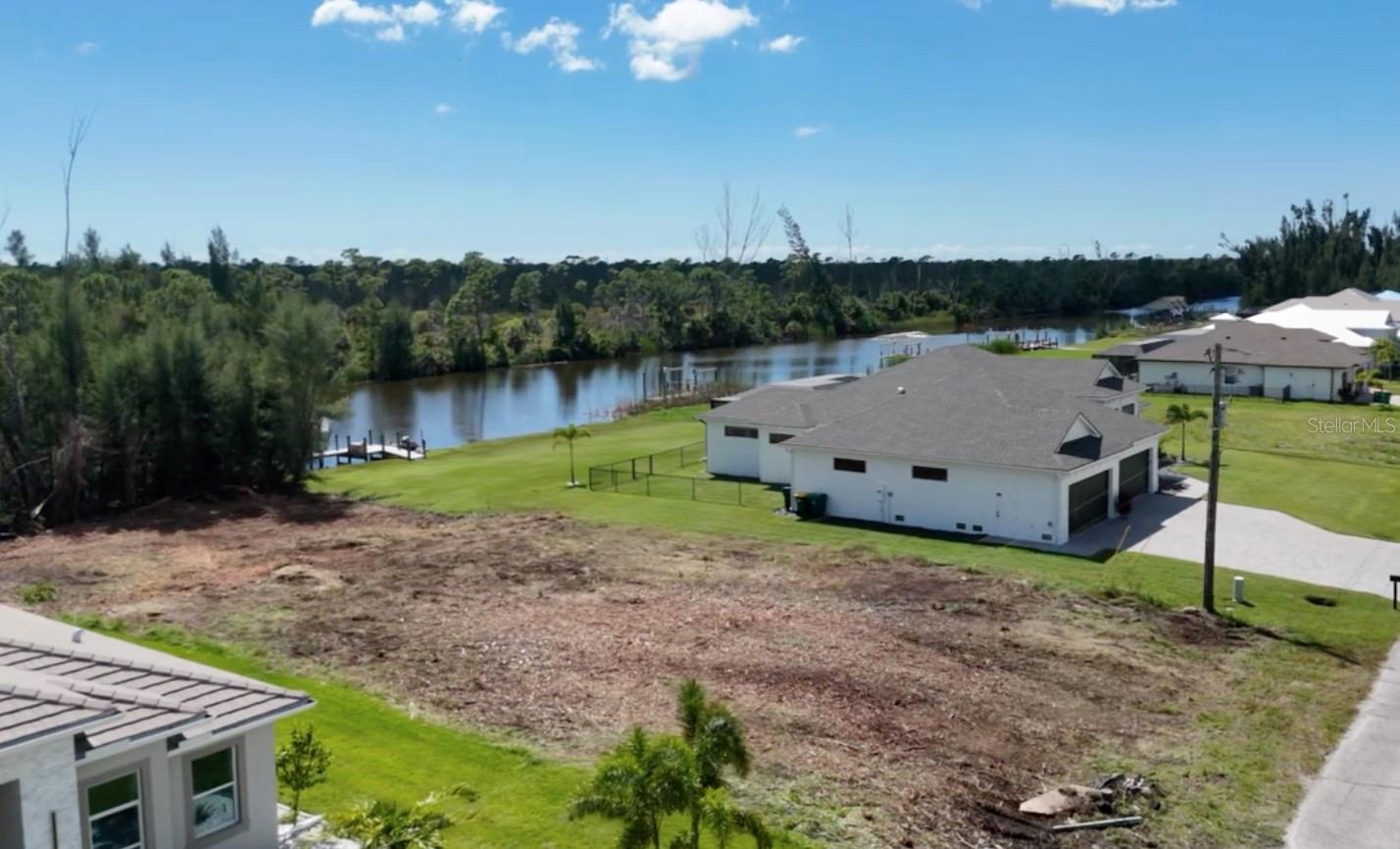 Image 3 of 4 For 16632 Liggett Circle