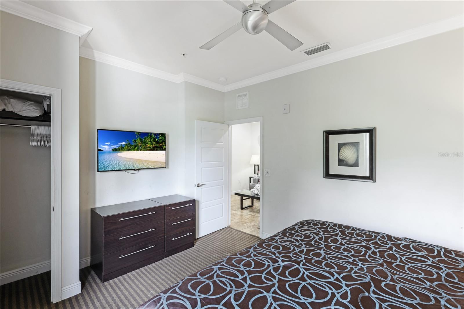 Image 18 of 21 For 1020 Sun N Sea Drive 102