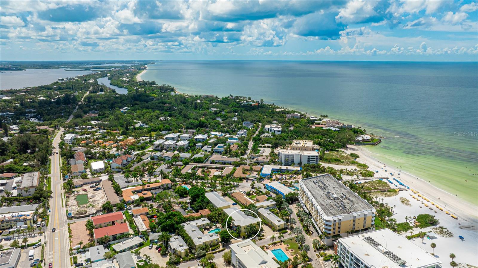 Image 4 of 21 For 1020 Sun N Sea Drive 102