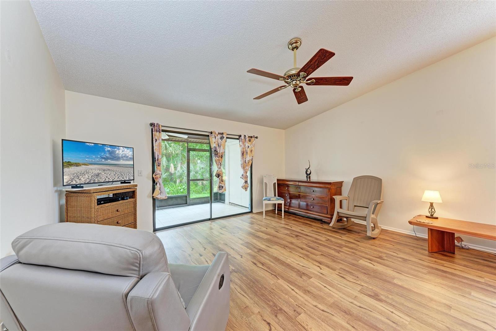 Image 25 of 53 For 1705 Curry Avenue 85