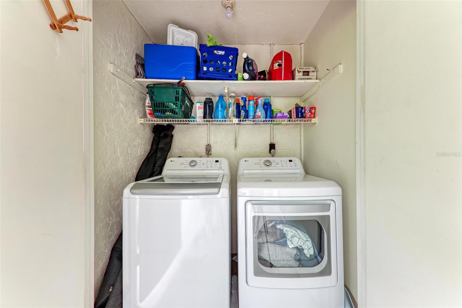 Image 40 of 53 For 1705 Curry Avenue 85