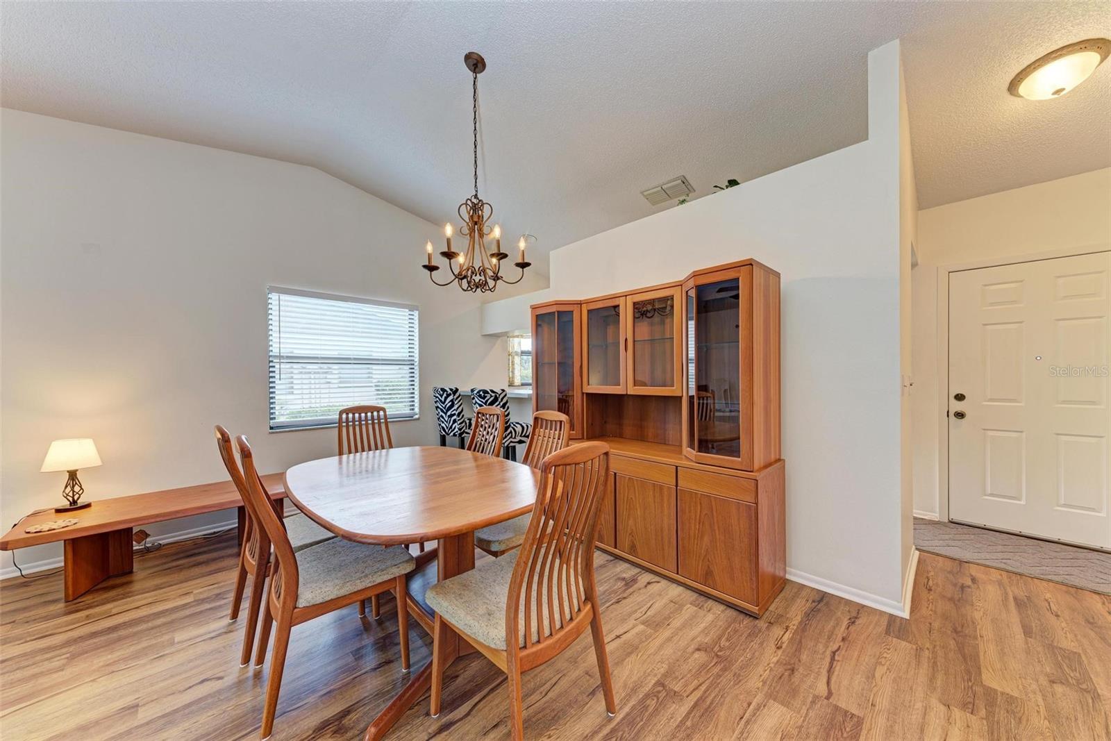 Image 7 of 53 For 1705 Curry Avenue 85