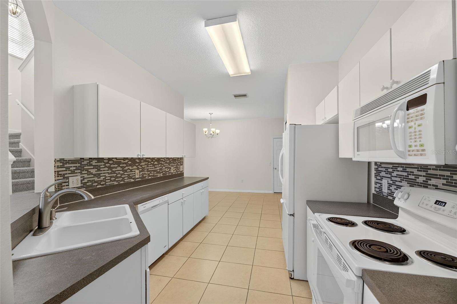 Image 13 of 52 For 6418 Rosefinch Court 103