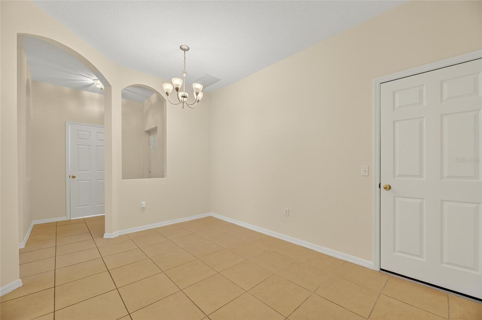 Image 8 of 52 For 6418 Rosefinch Court 103