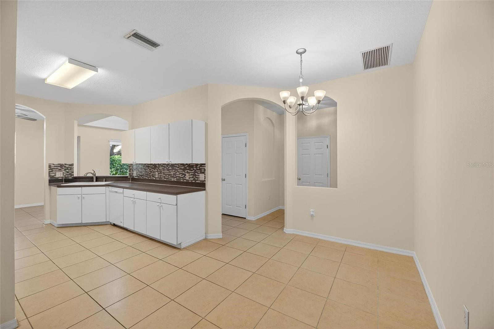 Image 9 of 52 For 6418 Rosefinch Court 103