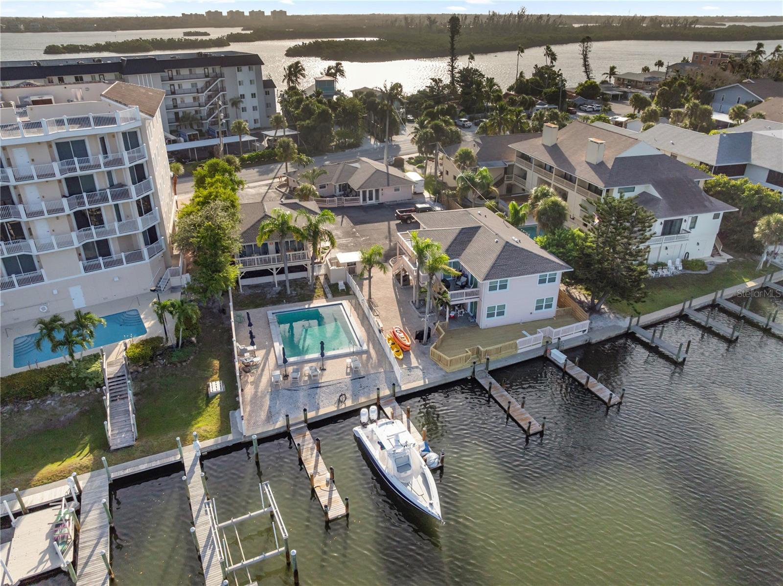 Image 2 of 40 For 9022 Midnight Pass Road 112