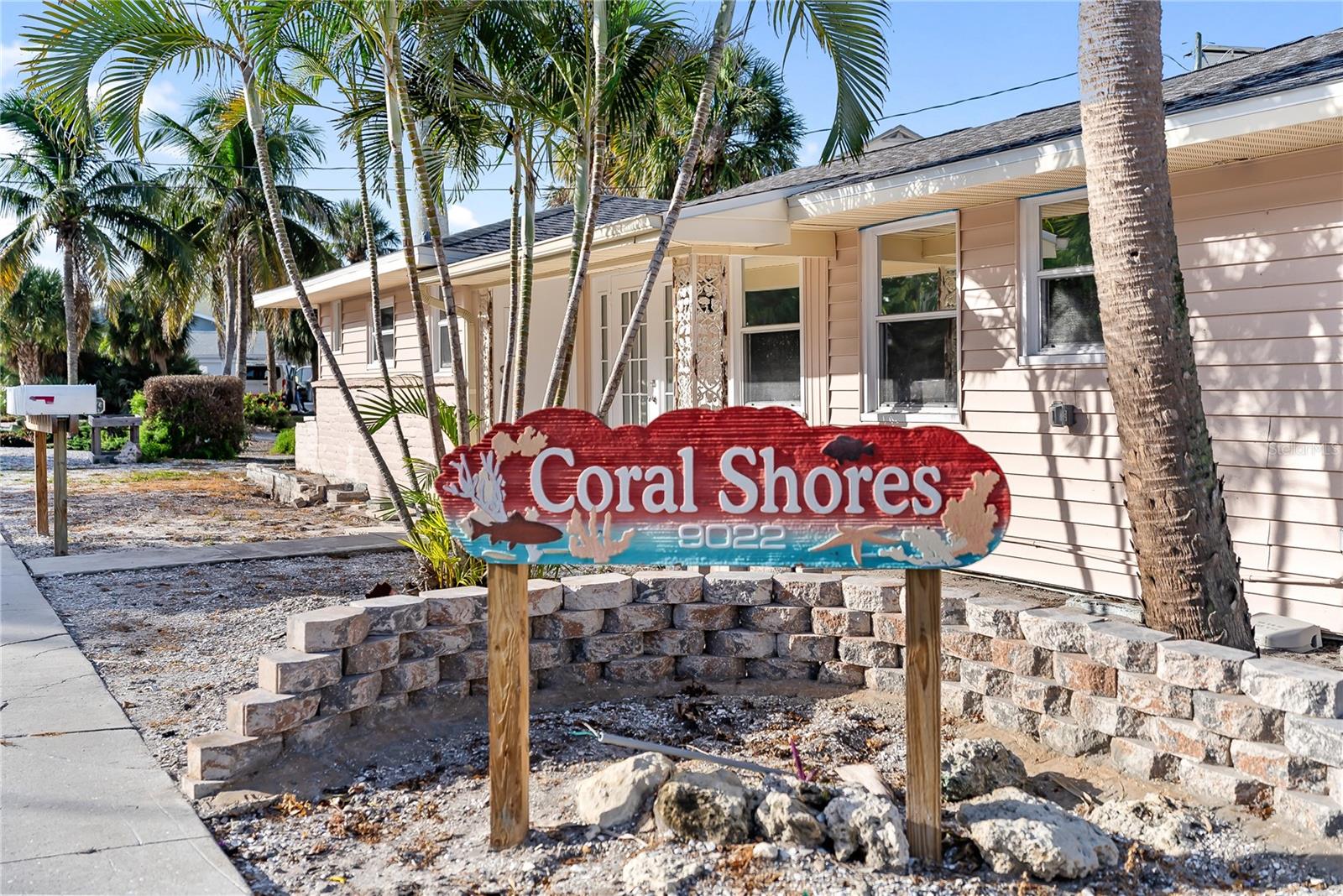 Image 3 of 40 For 9022 Midnight Pass Road 112