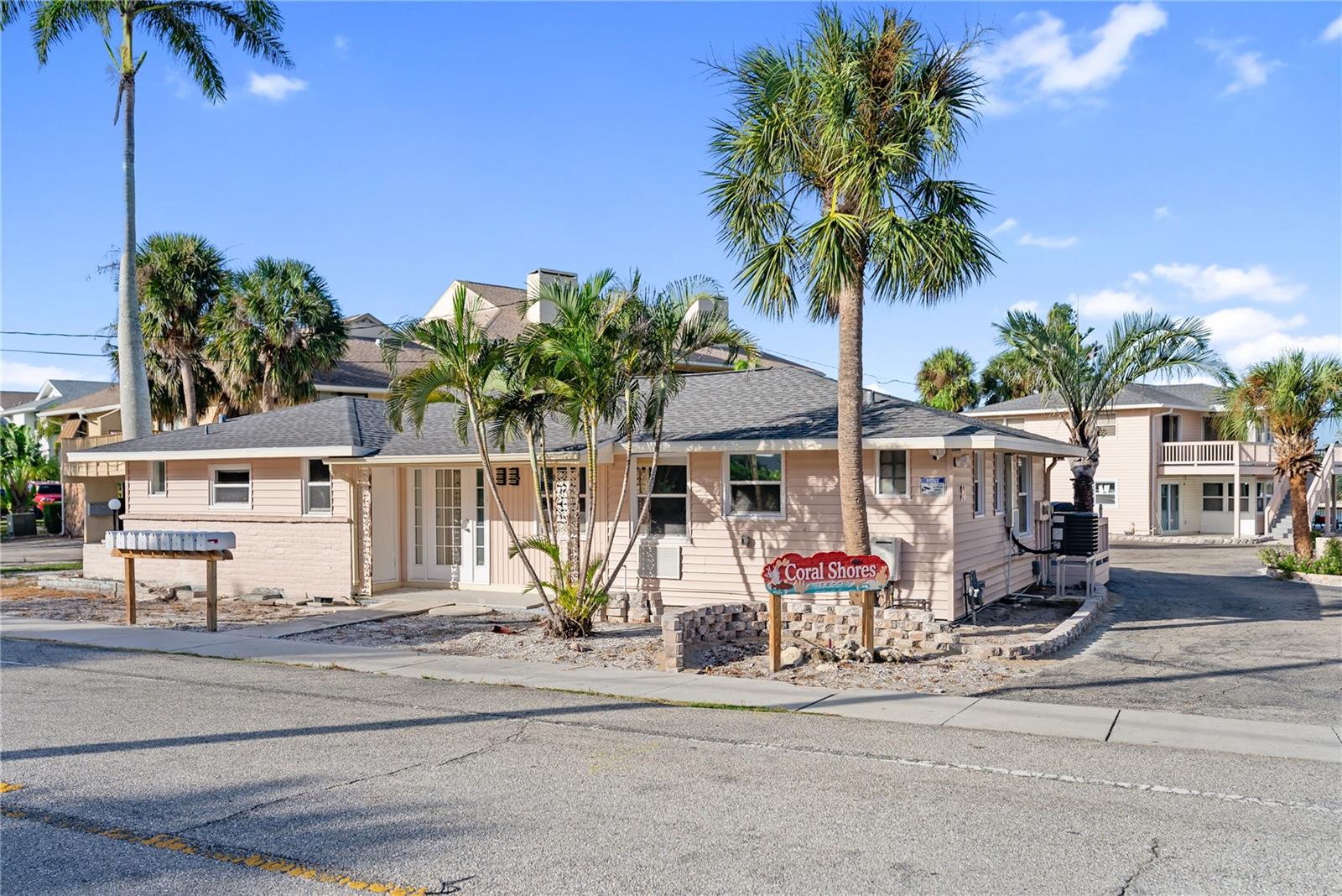 Image 32 of 40 For 9022 Midnight Pass Road 112