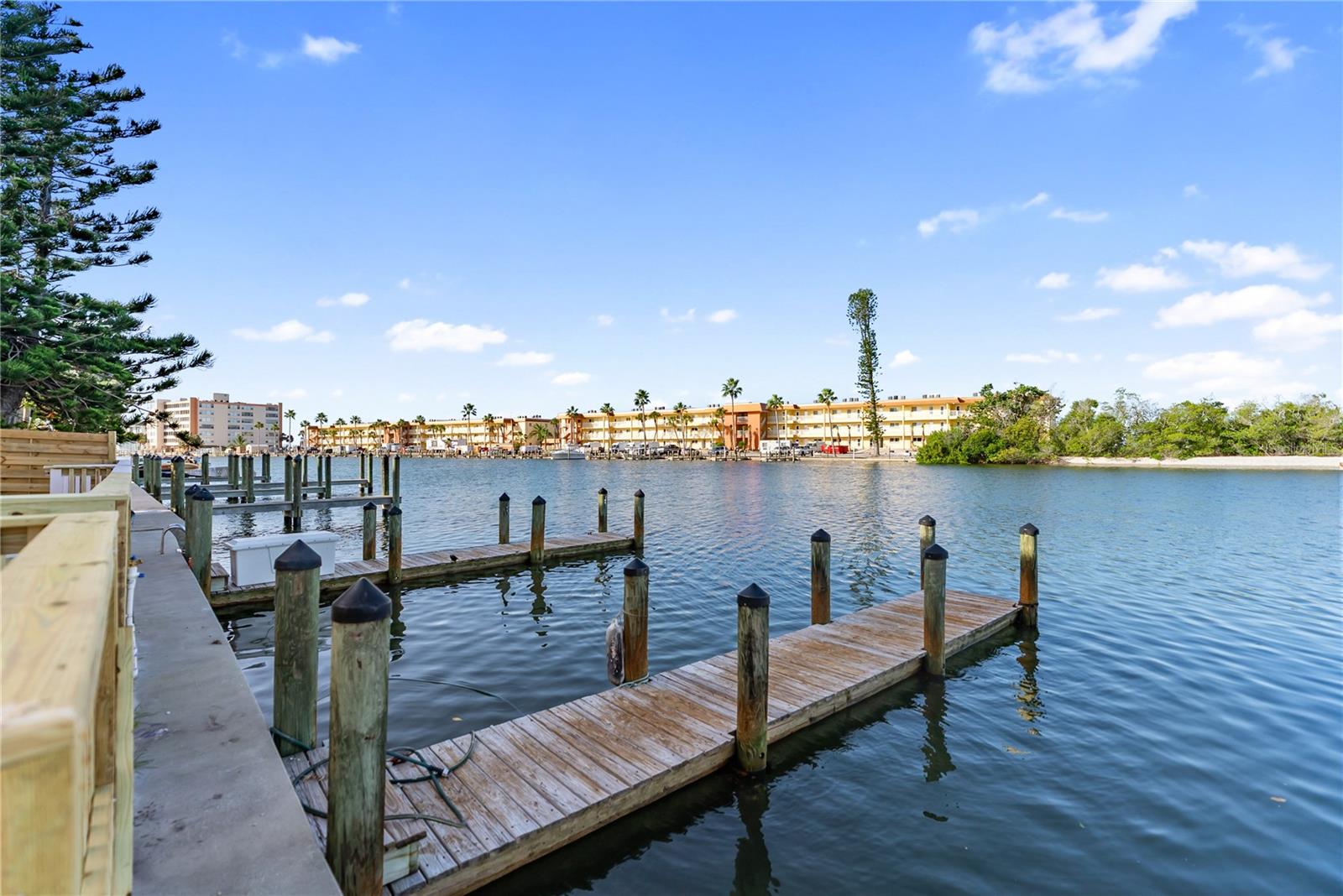 Image 35 of 40 For 9022 Midnight Pass Road 112