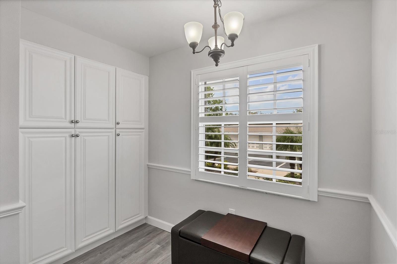 Image 11 of 28 For 1153 Edgewater Circle