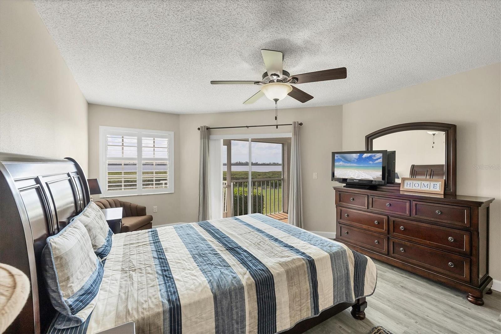 Image 15 of 28 For 1153 Edgewater Circle