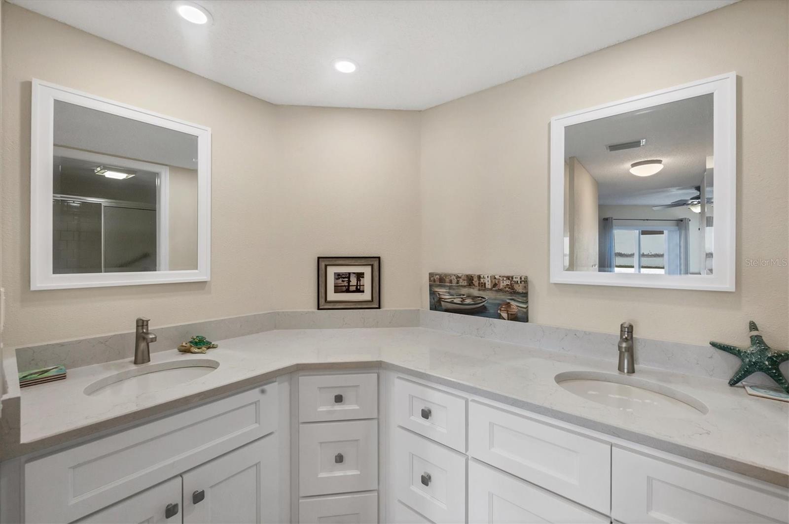 Image 17 of 28 For 1153 Edgewater Circle
