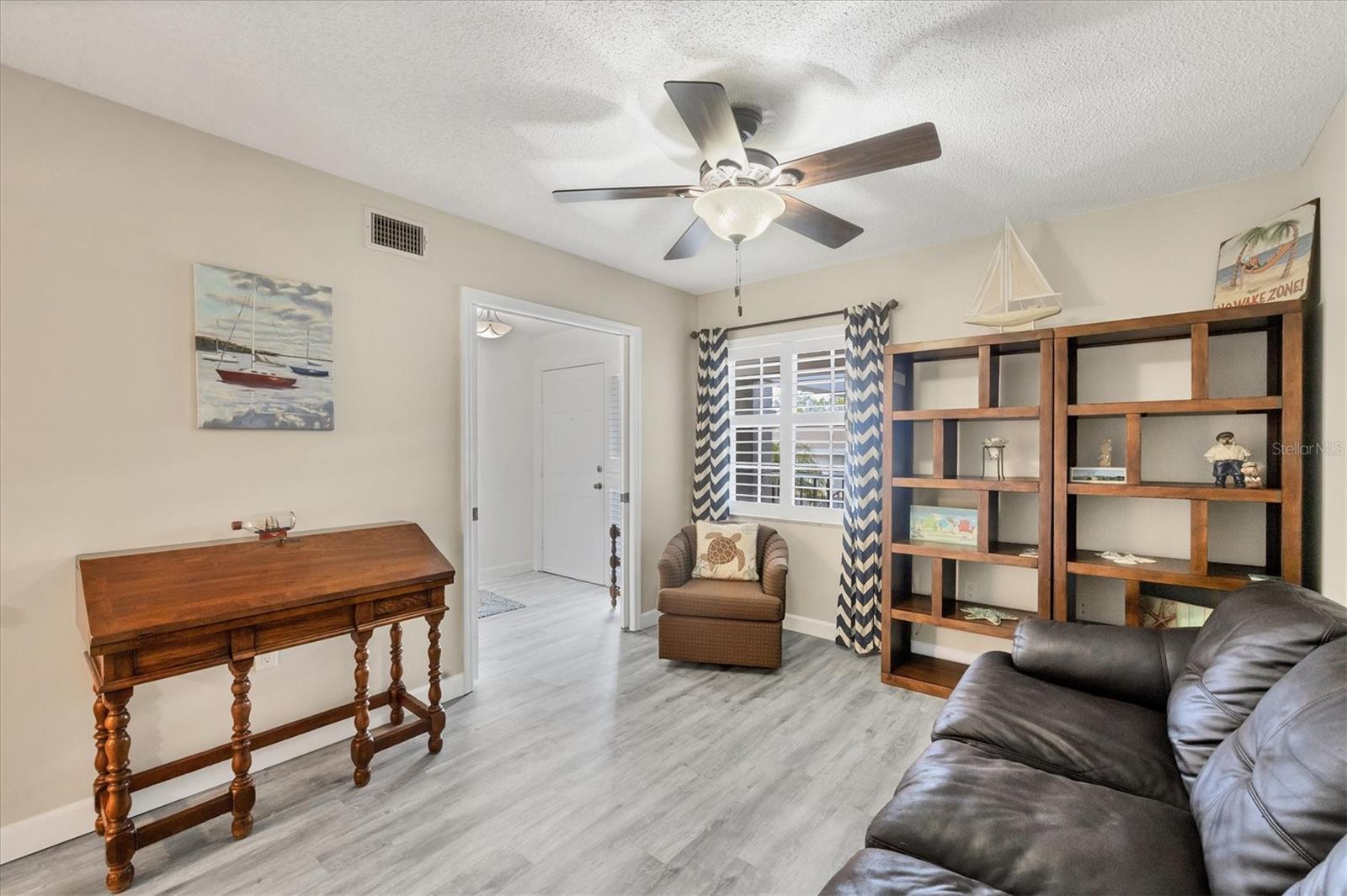Image 20 of 28 For 1153 Edgewater Circle