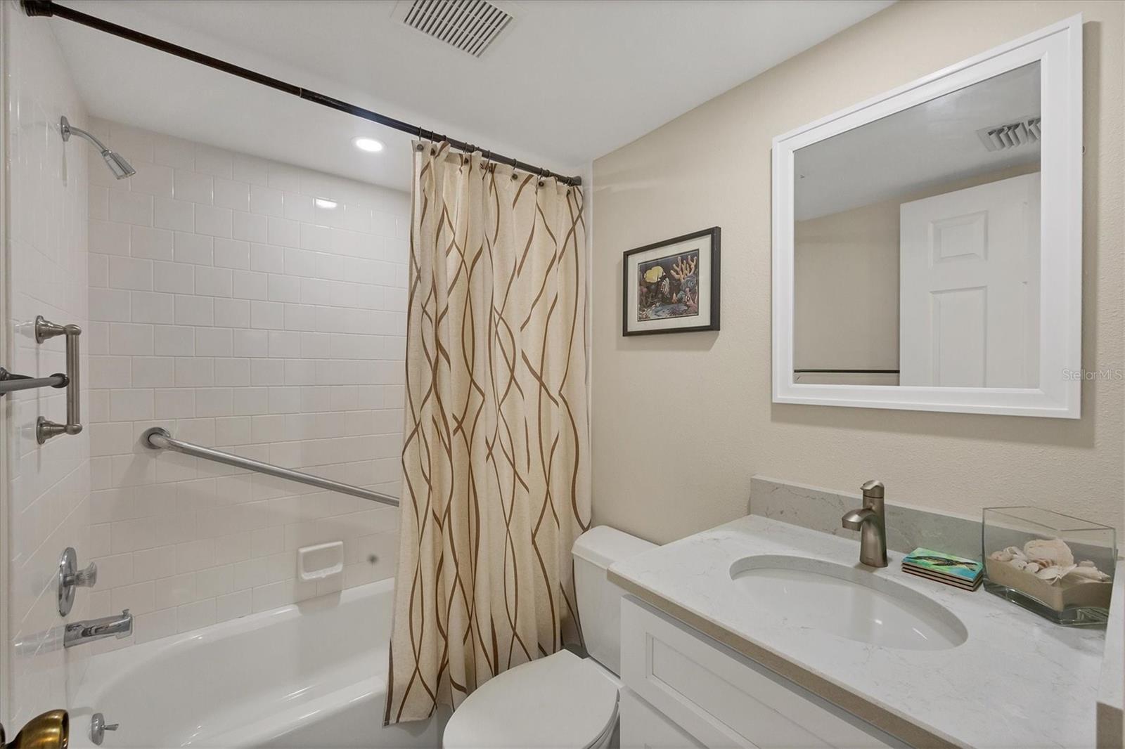 Image 21 of 28 For 1153 Edgewater Circle