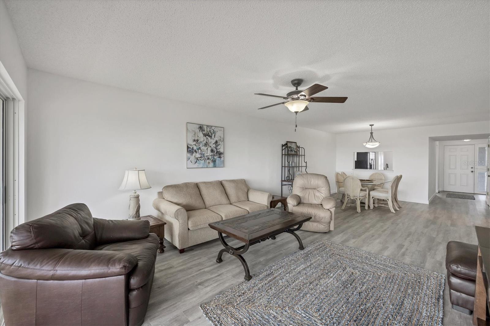 Image 5 of 28 For 1153 Edgewater Circle