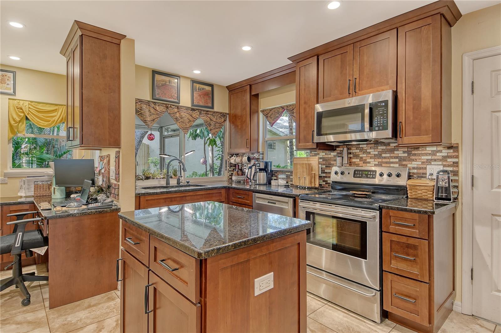 Image 18 of 57 For 4550 Chimney Creek Drive