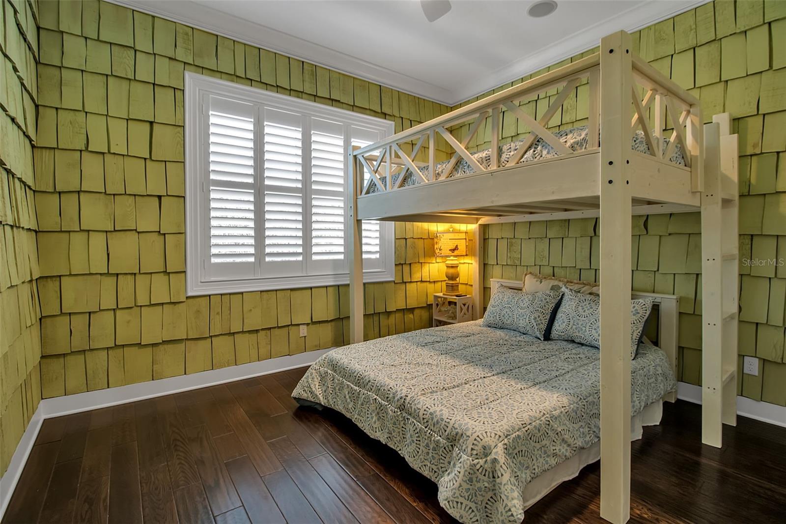 Image 54 of 99 For 321 Sapphire Lake Drive 202