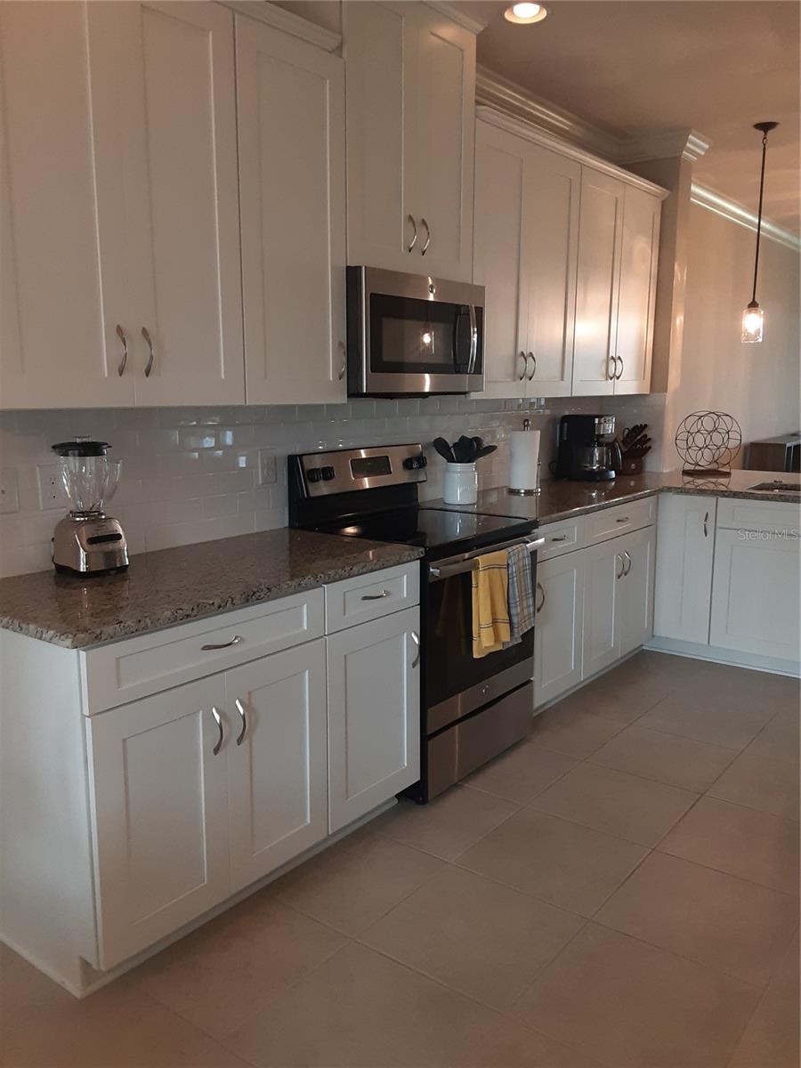 Image 6 of 38 For 13605 Messina Loop 104