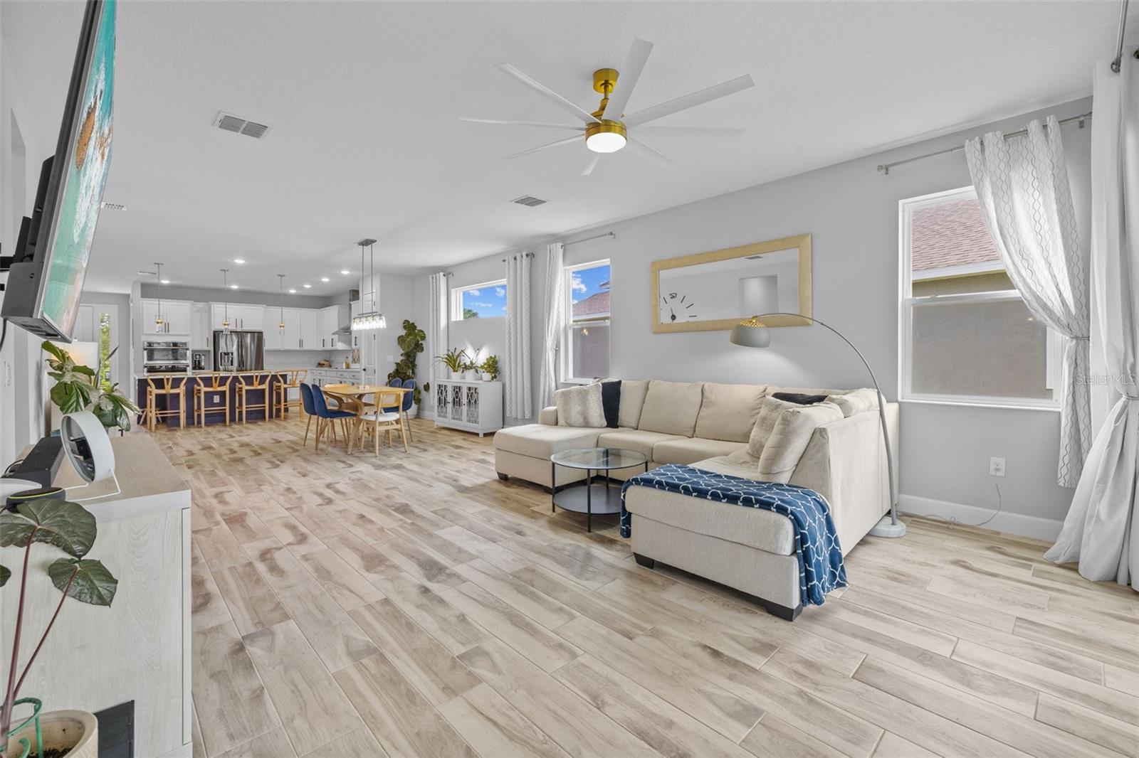 Image 22 of 79 For 11769 Little River Way