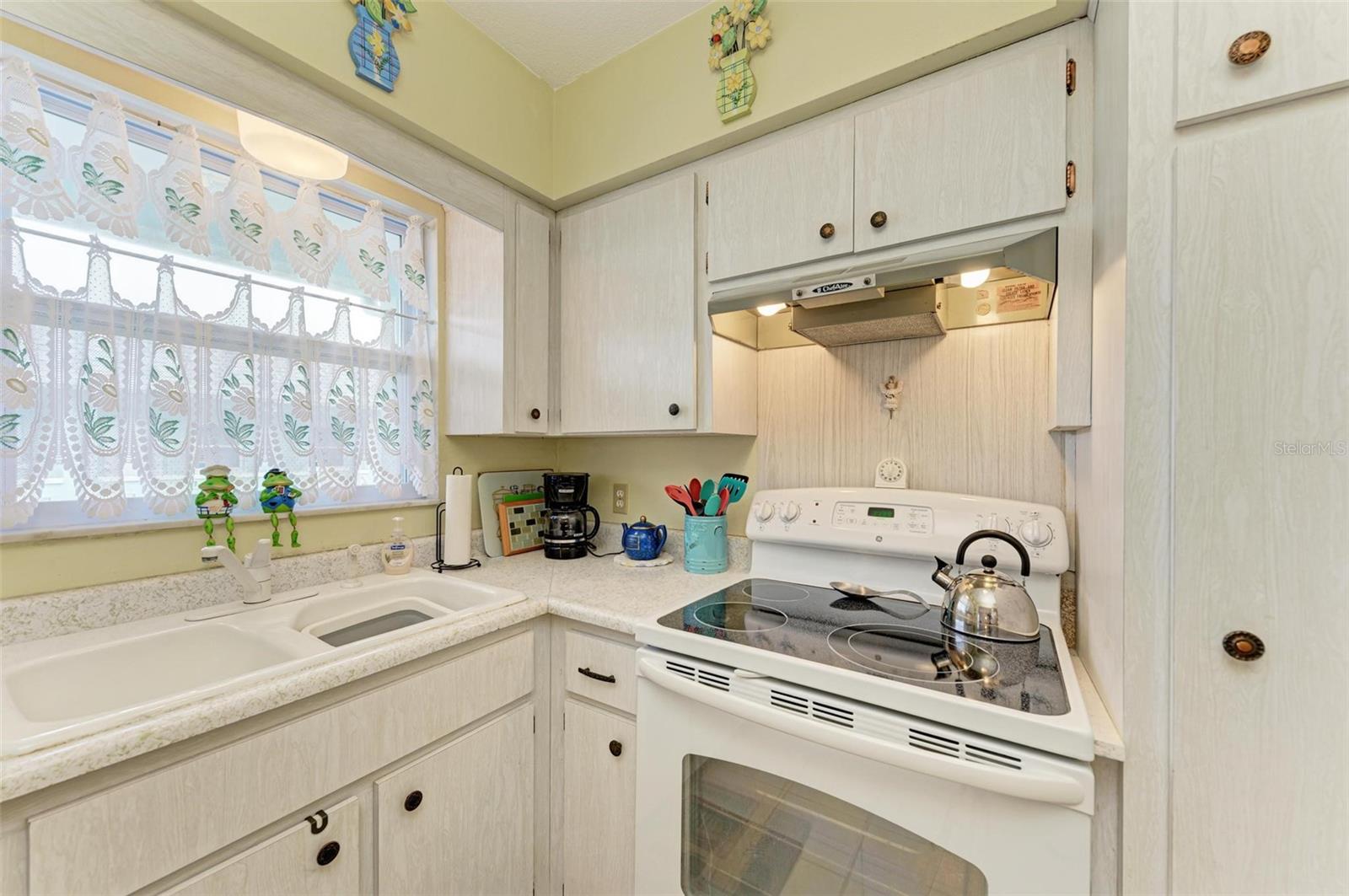 Image 14 of 43 For 611 Gulf Drive N D27