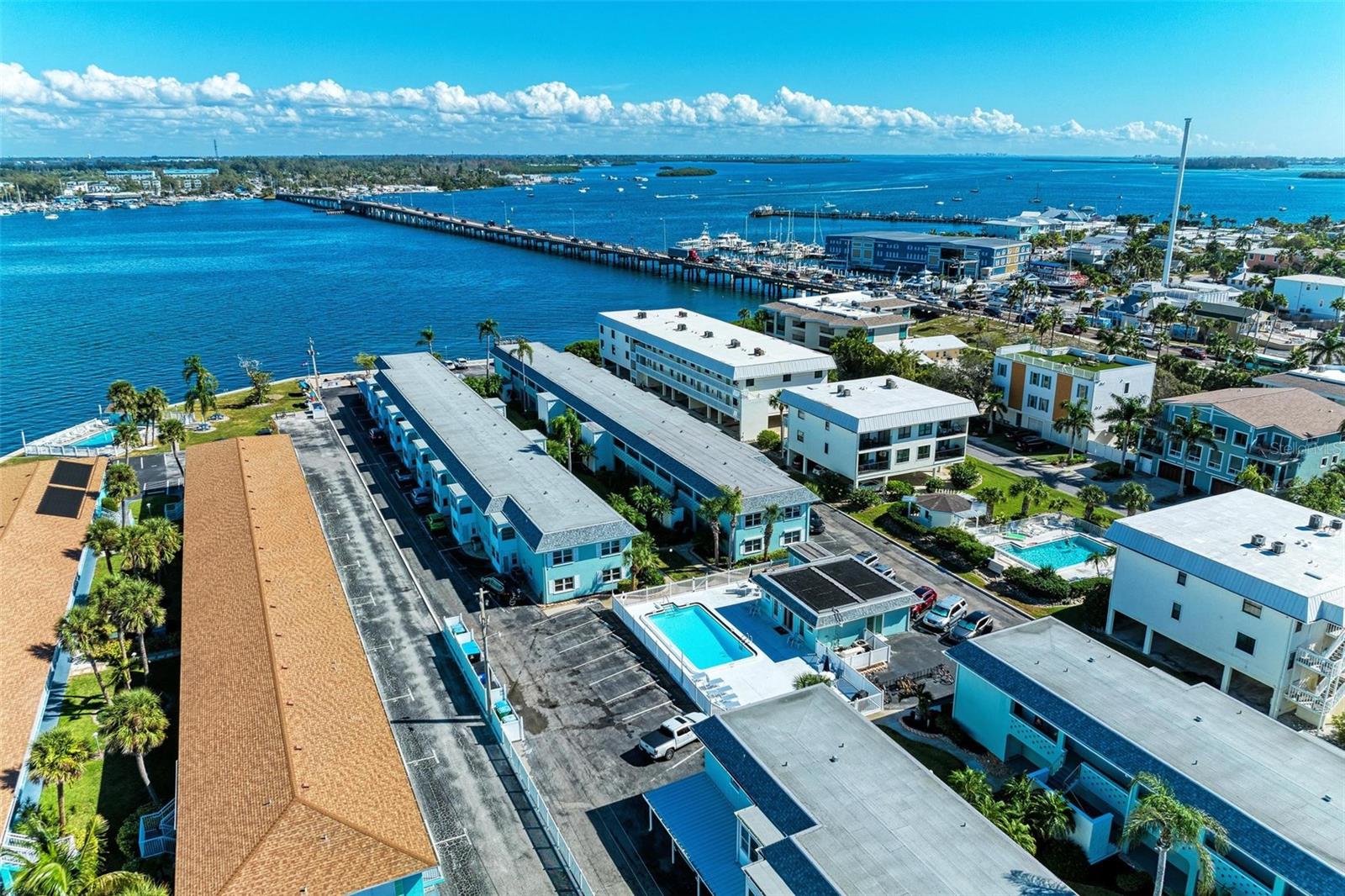 Image 4 of 43 For 611 Gulf Drive N D27