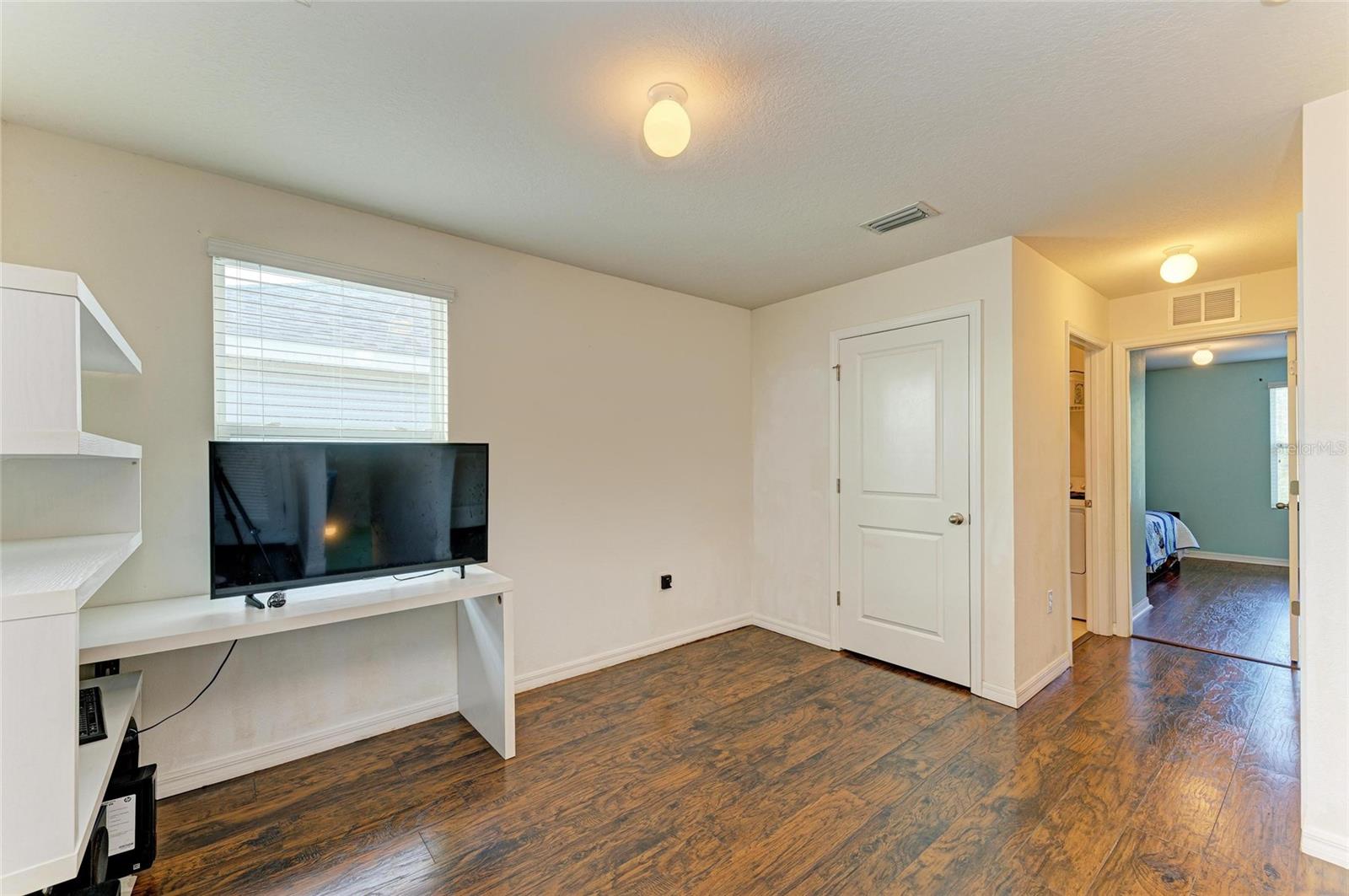 Image 24 of 68 For 122 San Carrara Court