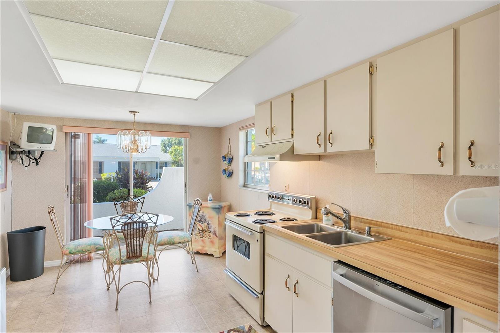 Image 12 of 53 For 9509 Kingston Drive