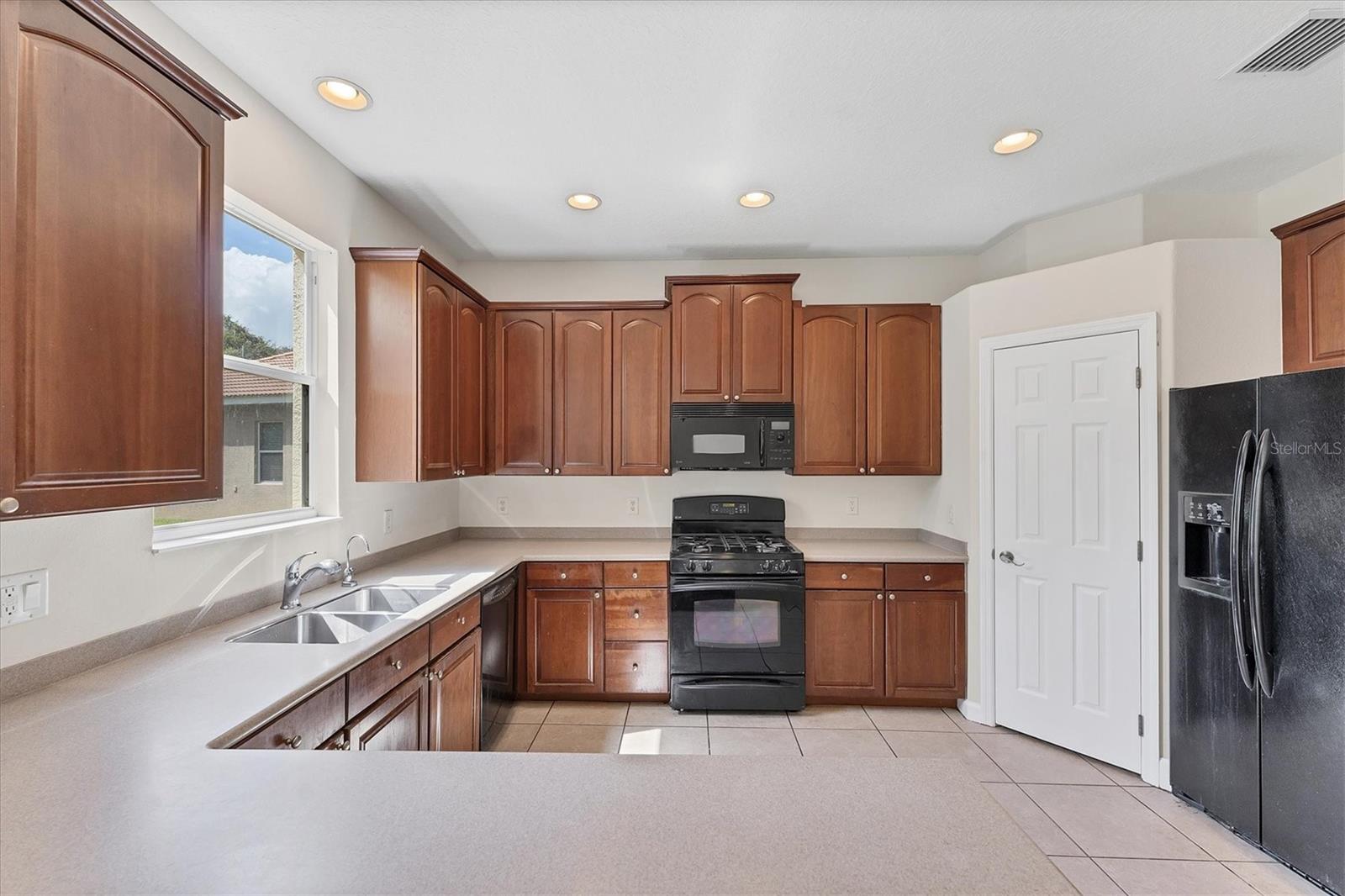 Image 11 of 64 For 6963 74th Street Circle E