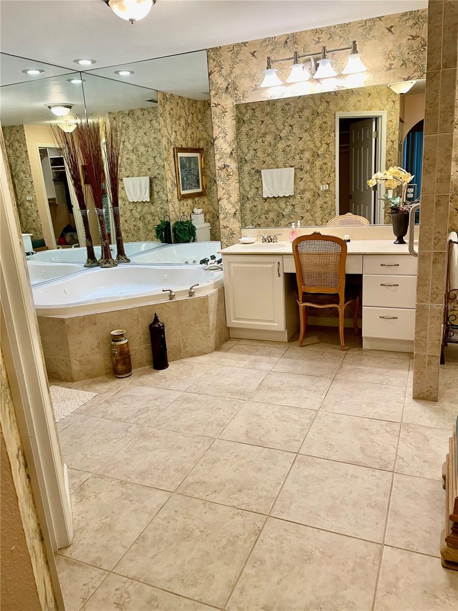 Image 21 of 47 For 6101 34th Street W 25e