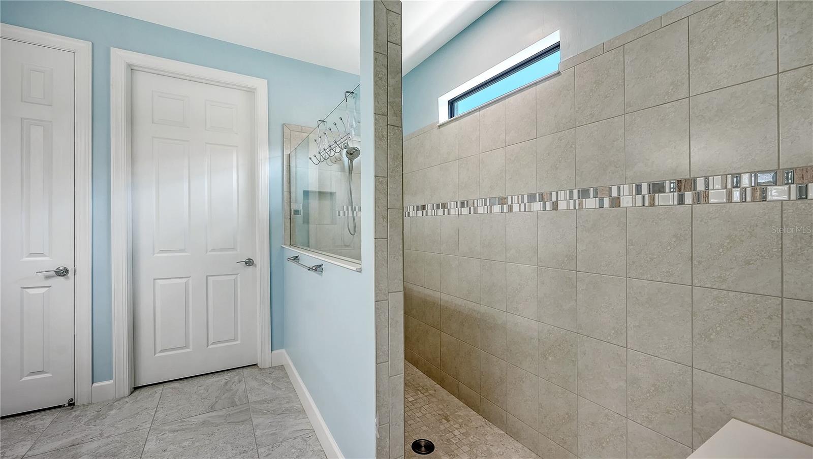 Image 18 of 59 For 5595 Rain Lily Court