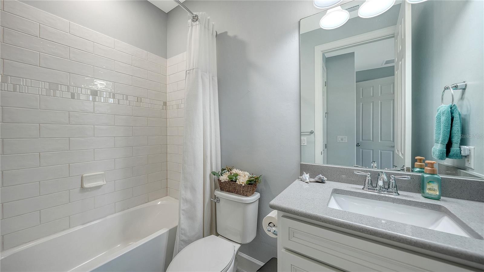 Image 26 of 59 For 5595 Rain Lily Court