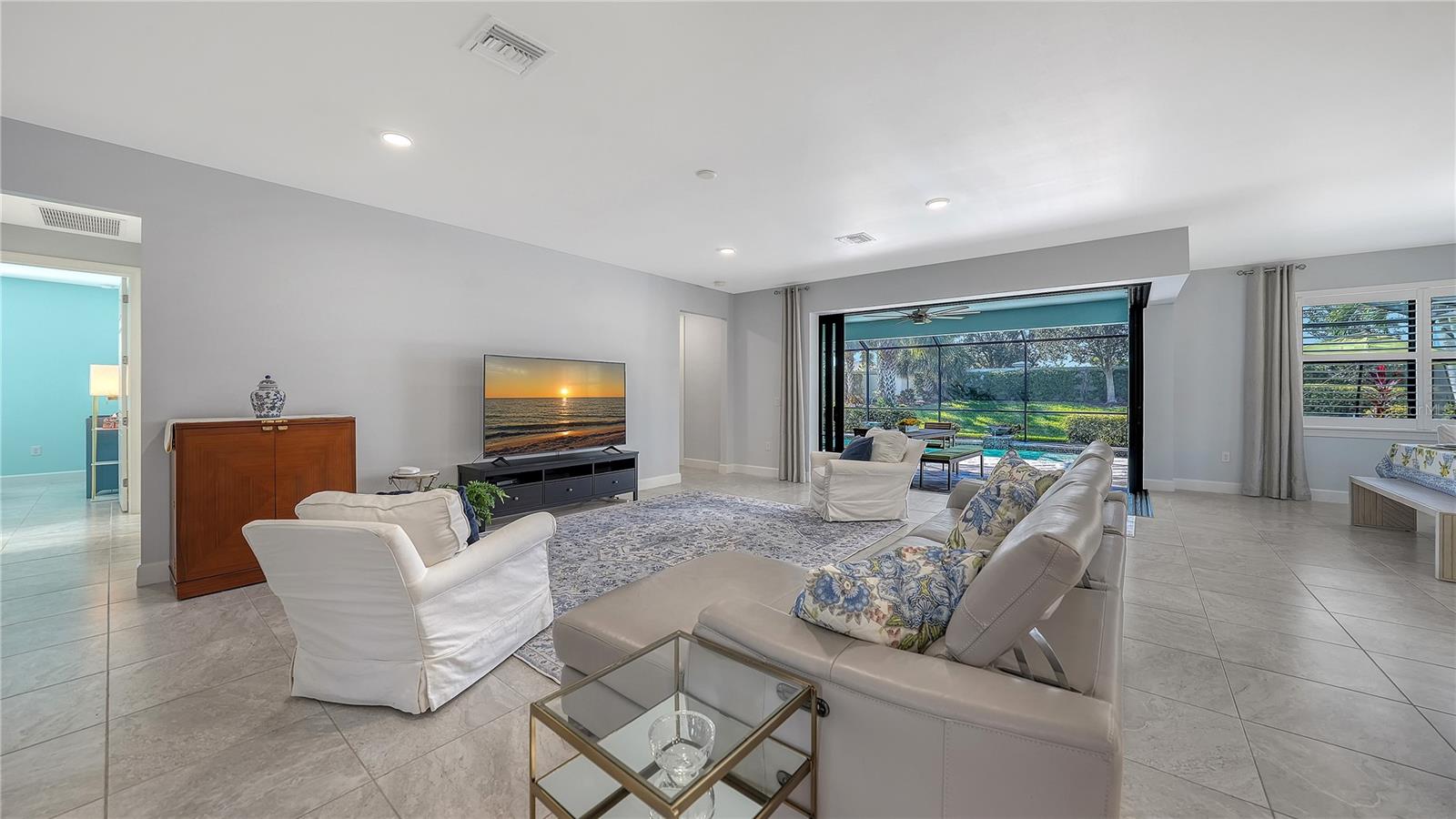 Image 3 of 59 For 5595 Rain Lily Court