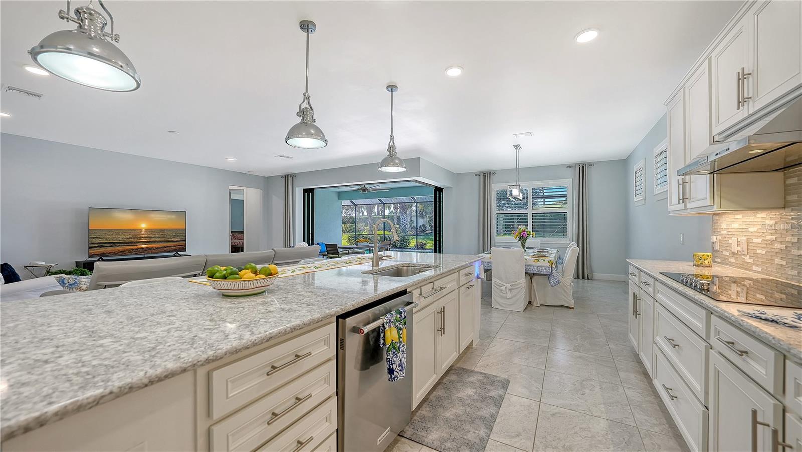 Image 6 of 59 For 5595 Rain Lily Court