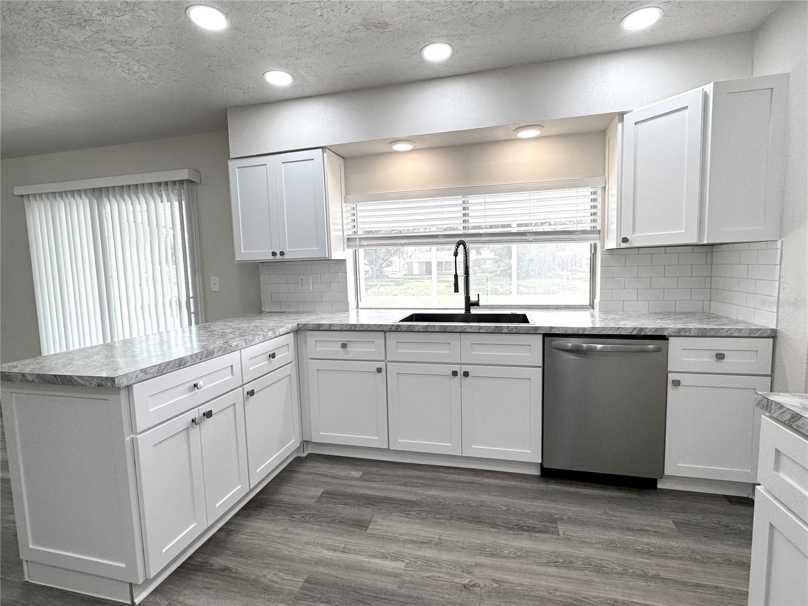 Image 10 of 42 For 6707 Carovel Avenue