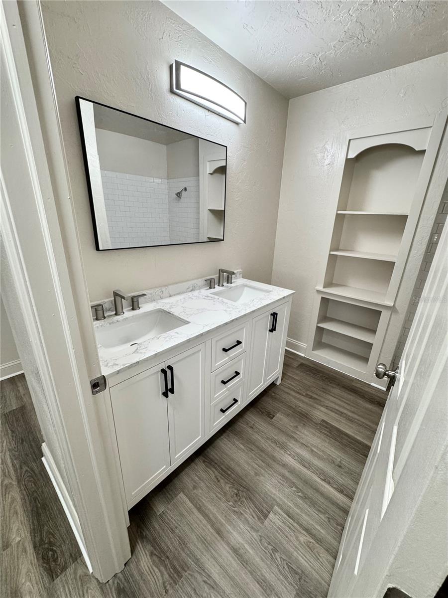 Image 21 of 42 For 6707 Carovel Avenue