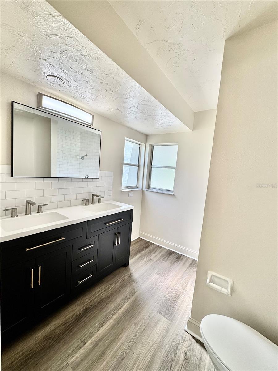 Image 25 of 42 For 6707 Carovel Avenue