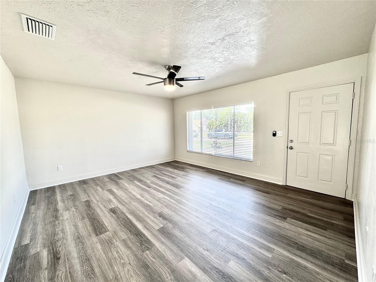 Image 5 of 42 For 6707 Carovel Avenue