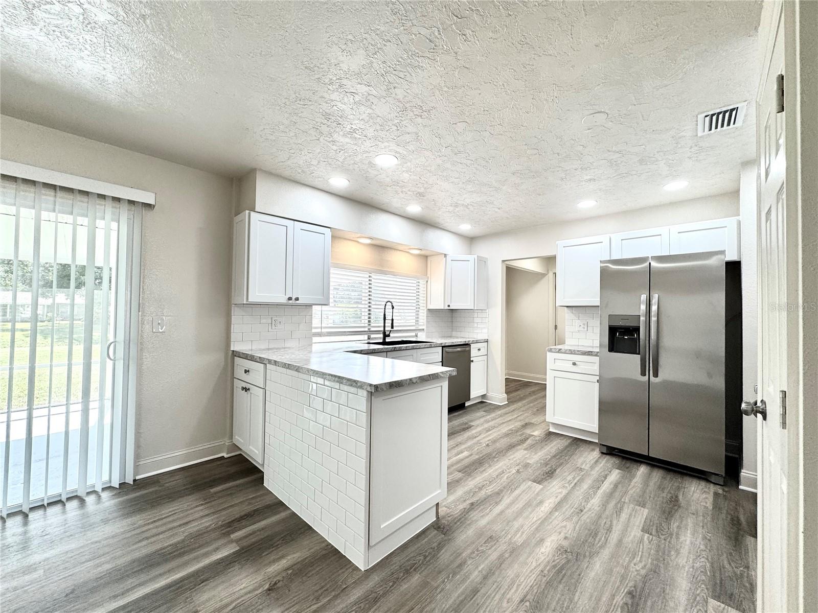 Image 8 of 42 For 6707 Carovel Avenue