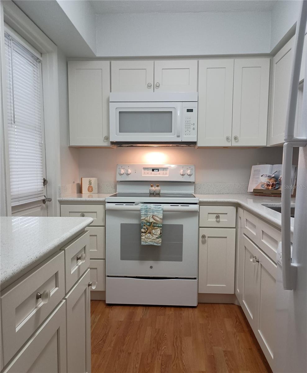 Image 5 of 30 For 5981 Hibiscus Drive