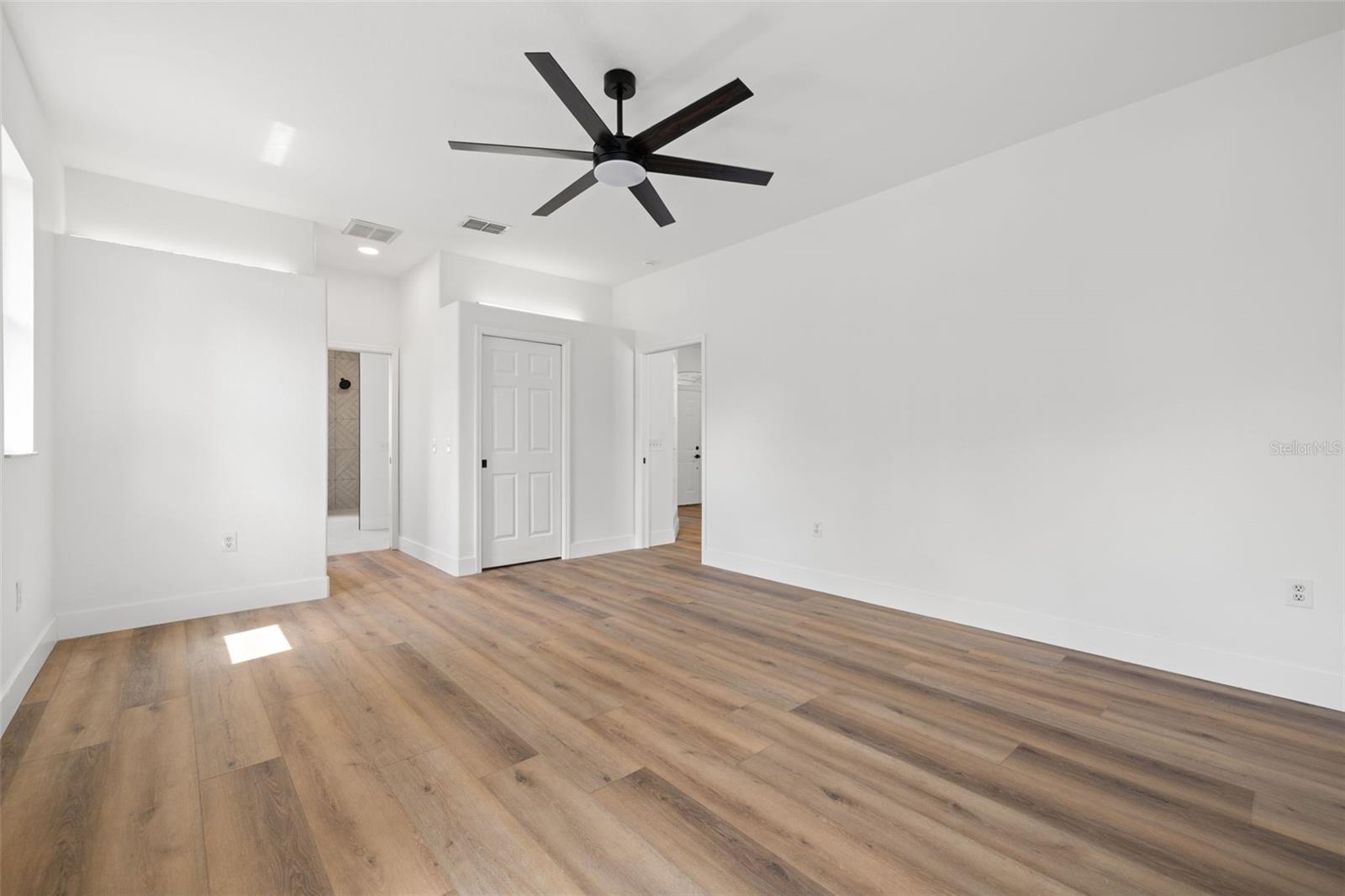 Image 21 of 38 For 3108 River Woods Drive