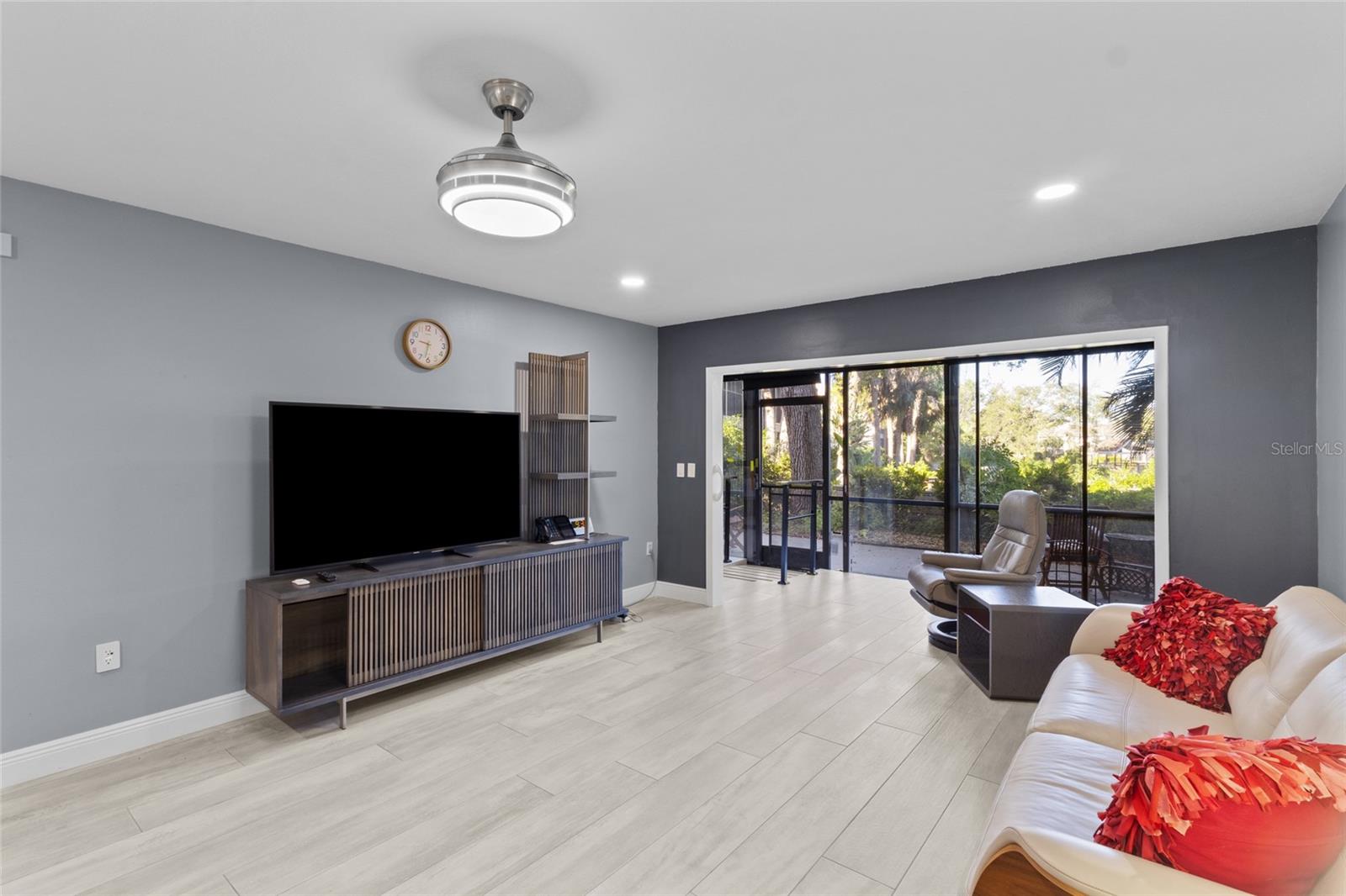 Image 12 of 38 For 1627 Boathouse Circle 127