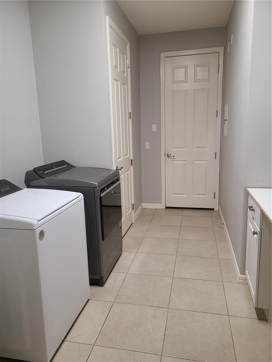 Image 18 of 26 For 629 Rosemary Circle