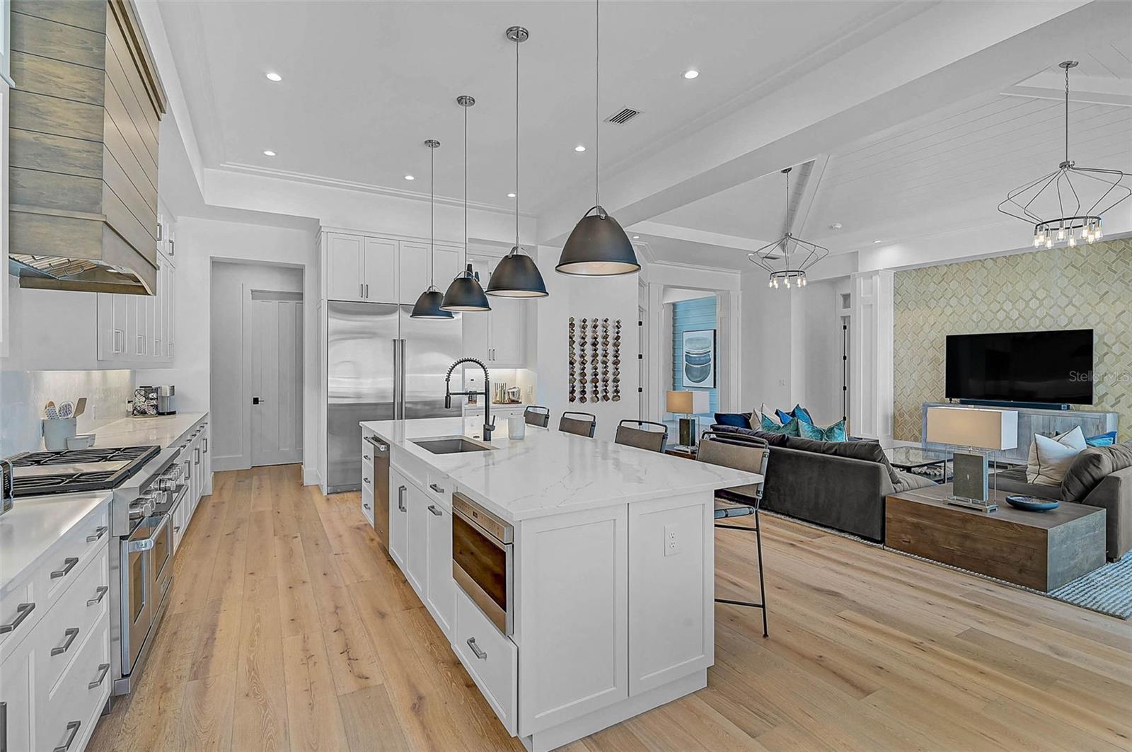 Image 10 of 67 For 5058 Windward Avenue