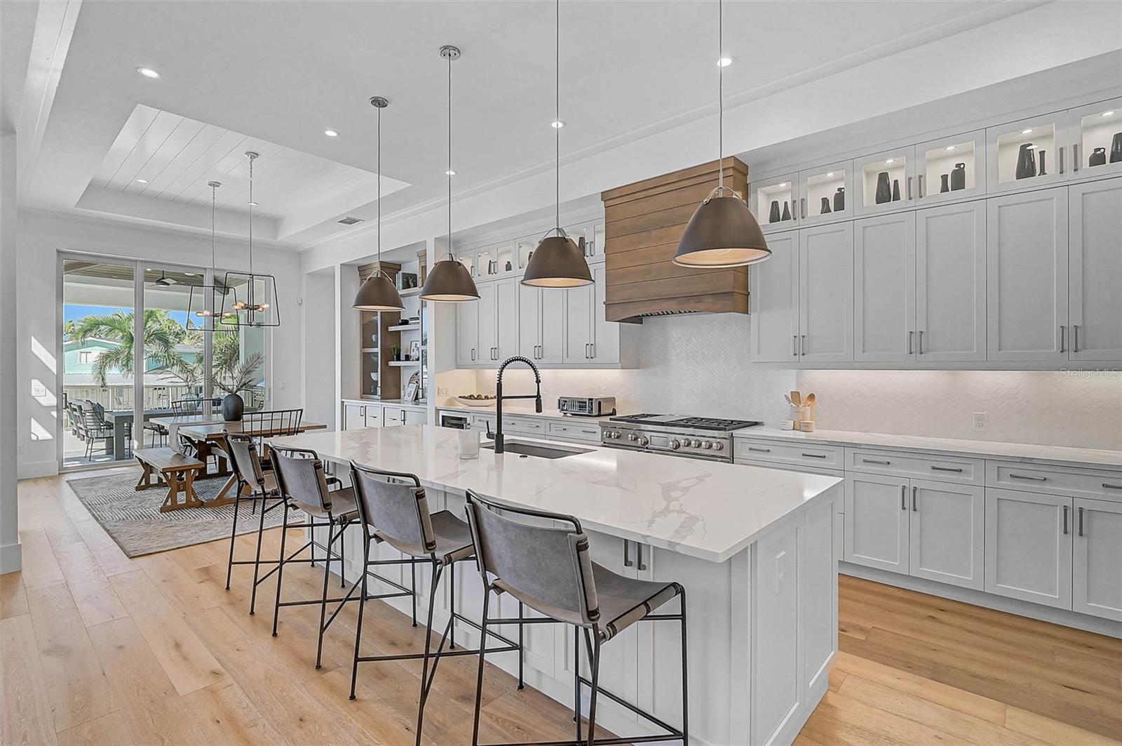 Image 13 of 67 For 5058 Windward Avenue