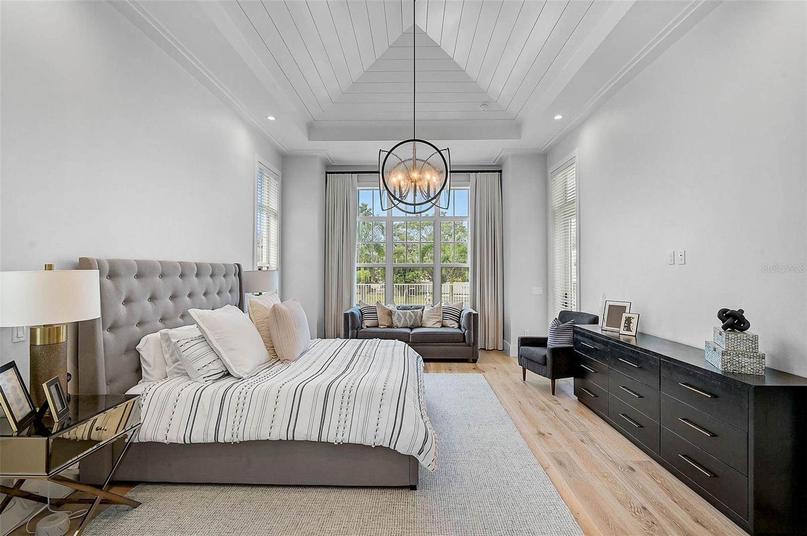 Image 17 of 67 For 5058 Windward Avenue