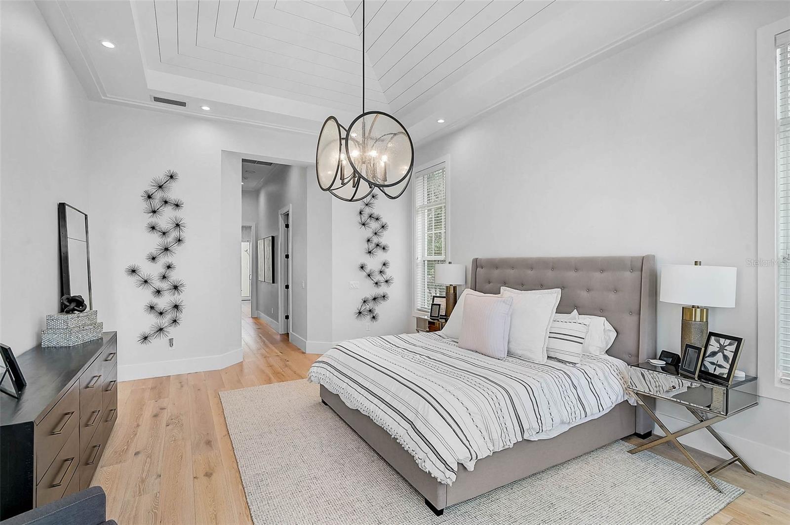 Image 18 of 67 For 5058 Windward Avenue